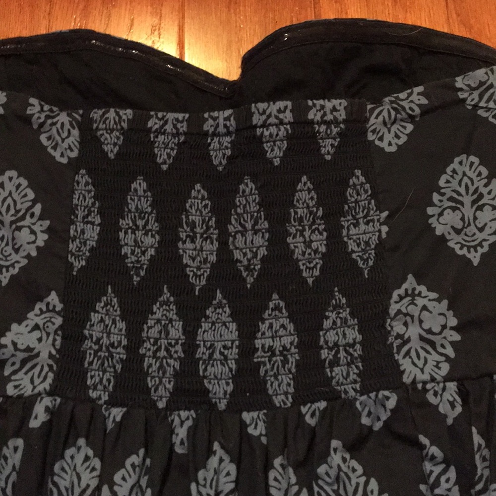 Old Navy Strapless Dress - Picture 5 of 5